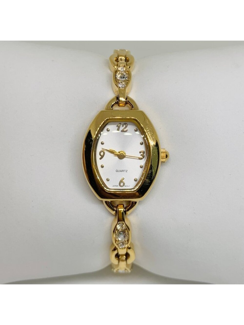 Avon gold tone women’s dress watch crystals 19mm quartz links up to 6.5” running